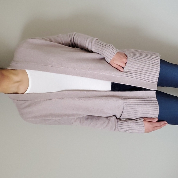 Aritzia Sweaters - Aritzia Talula Lenox cardigan